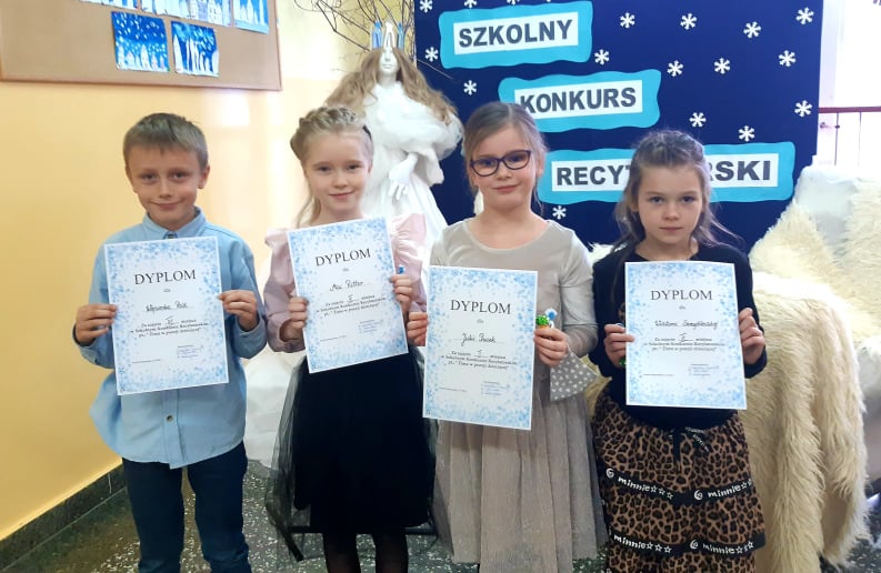 Zwycięzcy konkursu recytatorskiego w kategorii klas 2