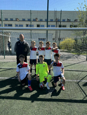 https://www.sp2sroda.pl/files/content/news-lead/mistrzostwa_gminy_futsal/pilka_8.jpg