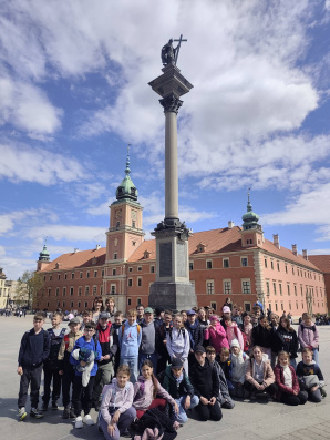 https://www.sp2sroda.pl/files/content/news-lead/wycieczka_2g_i_2h_10_10_2025/698410089_1603765178420739_4526960073128682588_n.jpg