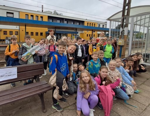 https://www.sp2sroda.pl/files/content/news-lead/wycieczka_do_zoo/peron_pkp.jpg