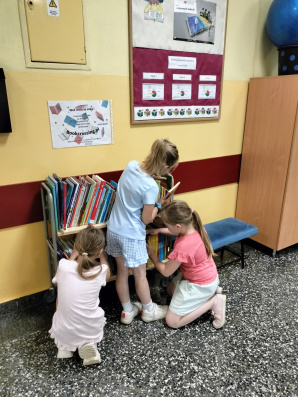 https://www.sp2sroda.pl/files/content/news-lead/wydarzenia_szkolne/1000017881.jpg